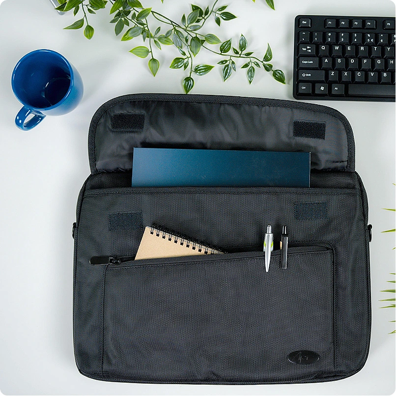 NB-7630 – komora główna i kieszenie na akcesoria